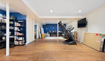 5 Maloney Ln, Middletown, RI 02842