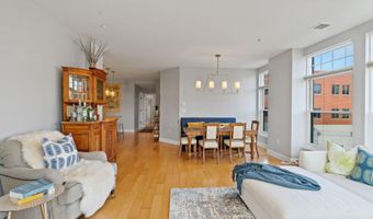 17 Chapel St Apt 402, Albany, NY 12210