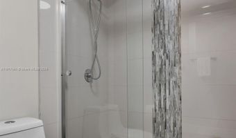 20367 W Country Club Dr L25, Aventura, FL 33180