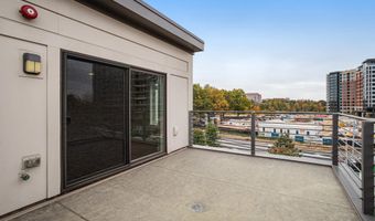 6940 ROCKLEDGE Dr, Bethesda, MD 20817