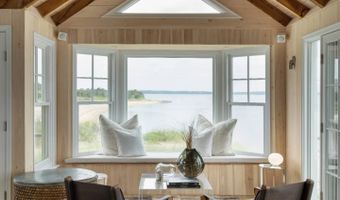 8-10 Old Lazy Point Rd, Amagansett, NY 11930