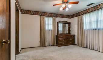 2120 N Divis Ave, Bethany, OK 73008