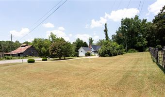 2345 Seagraves Mill Rd, Hull, GA 30646