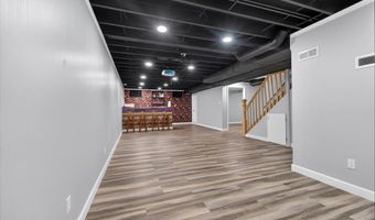 567 Brook Meadow Dr, Ballwin, MO 63021