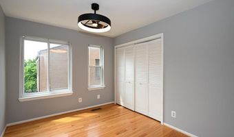 3107 BERRY Rd NE 11, Washington, DC 20018
