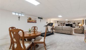 307 21st St NW, Austin, MN 55912