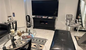 84 N Vivyen St, Bergenfield, NJ 07621