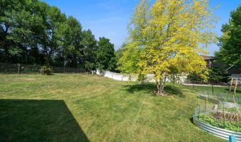 212 N Fairway Dr, Brandon, SD 57005