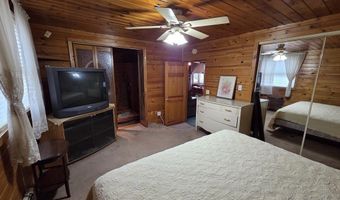 54 Slocum St, Acushnet, MA 02743