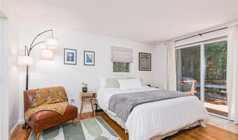 46 Stone Gate Dr, North Kingstown, RI 02852