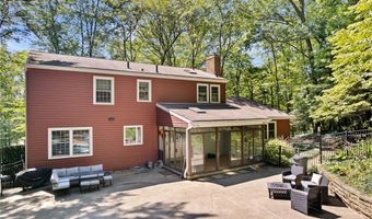 925 Sandin Rd, Akron, OH 44333