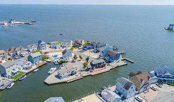 262 Evergreen Dr, Bayville, NJ 08721