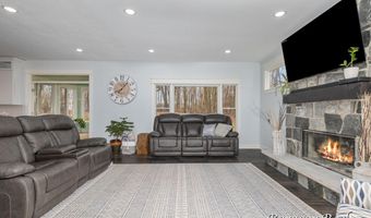 8790 Laurel Ridge Dr SE, Alto, MI 49302