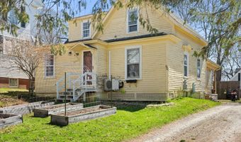 60 6th St, Bangor, ME 04401