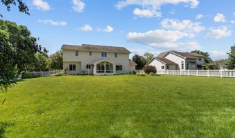 512 W ROLLING MEADOWS Ln, Appleton, WI 54913