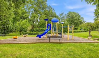 4961 AMERICANA Dr 208, Annandale, VA 22003