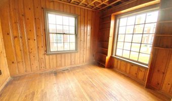304 Plymouth St, Athens, WV 24712