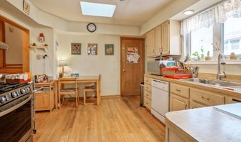608 N Craig Pl, Addison, IL 60101