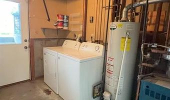 1025 Aspen Dr, Cody, WY 82414