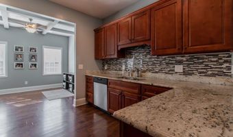 121 Lightwater Dr, Aberdeen, NC 28315