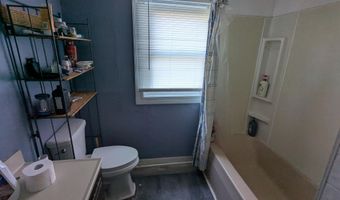 3 Dean St, Bangor, ME 04401