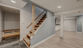 12 School House Hl, Burlington, CT 06013
