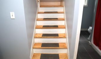 39 Eastern Ave, Augusta, ME 04330