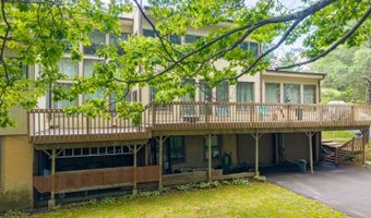4 High Mountain Trl, Bayonne, NJ 07035