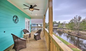 4082 Cardinal St, Bay St. Louis, MS 39520