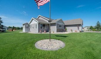 814 Curt Felt Dr, Alexandria, MN 56308
