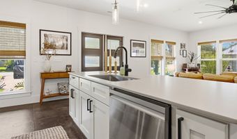 165 10th St, Apalachicola, FL 32320