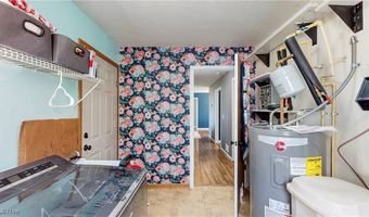 1454 Hillcrest Dr, Atwater, OH 44201