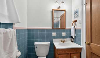 828 HOFFNAGLE St, Philadelphia, PA 19111