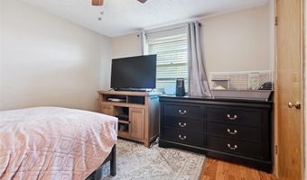 8008 NW 27 St, Bethany, OK 73008