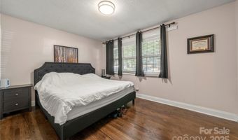 3130 Erskine Dr, Charlotte, NC 28205