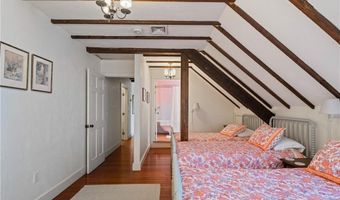 3 Hazard Ave, Newport, RI 02840
