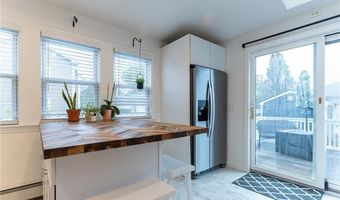 17 Oak Ave, East Providence, RI 02915