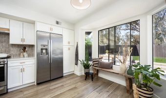 2711 Cypress Hill Rd, Carlsbad, CA 92008