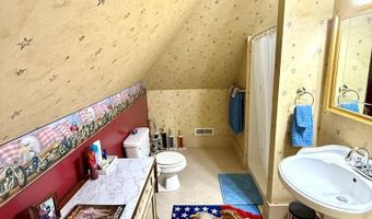 619 Q St, Aurora, NE 68818