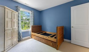 1 CARMEN Dr, Cape May Court House, NJ 08210
