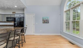 15 Sophia Cir, North Kingstown, RI 02852