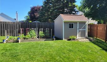 23 Grasspointe Dr, Amherst, NY 14228