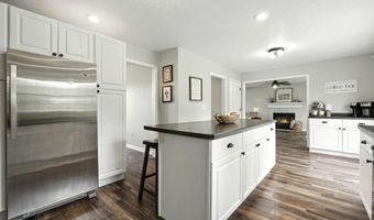102 Chaudoin Dr, Angola, IN 46703