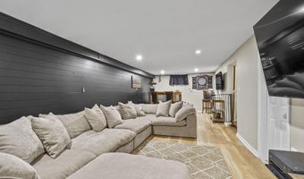 352 Leeward Ave, Beachwood, NJ 08722