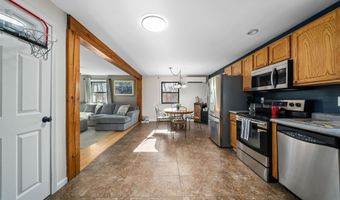 162 Lakeside Oaks Dr, Barrington, NH 03825