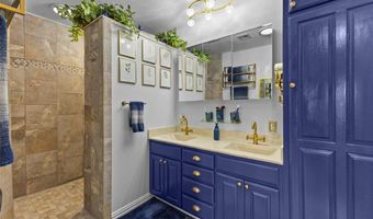 722 E 18th St, Ada, OK 74820