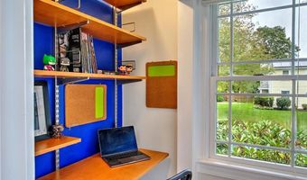 6 Kenmore Ct, Barrington, RI 02806