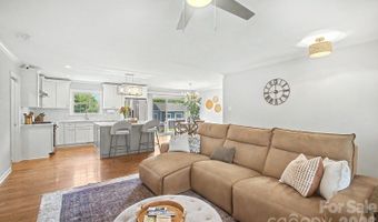3330 Woodleaf Rd, Charlotte, NC 28205