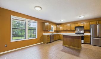 40 Chimney Rd, Batesville, AR 72501