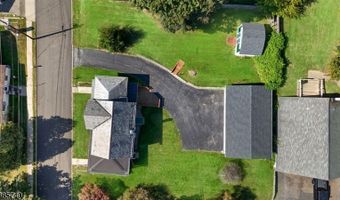 3 Smith St, Andover, NJ 07821